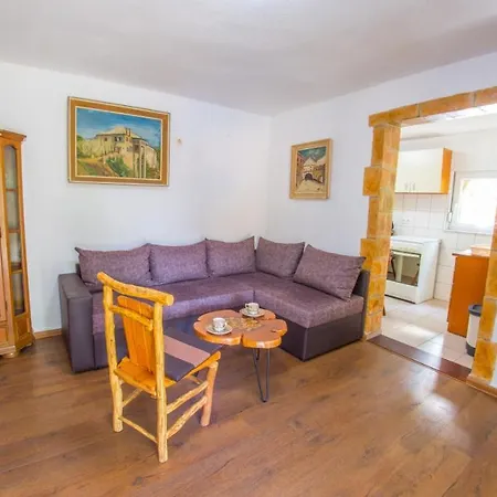 Narona بيت للعطل *