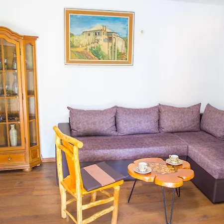 بيت للعطل Narona