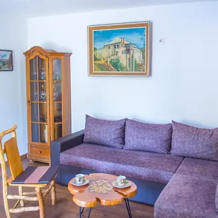 Narona بيت للعطل موستار