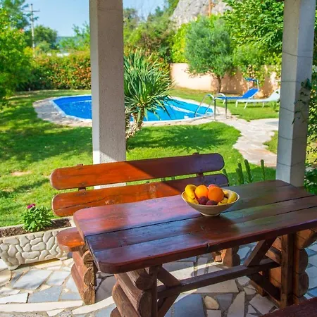 بيت للعطل Narona *