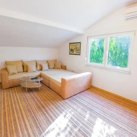 Narona بيت للعطل